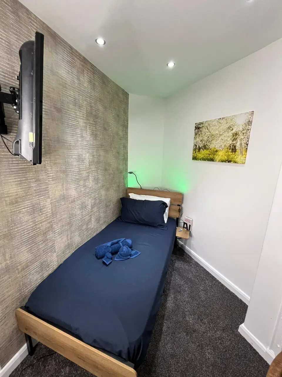 Room one single en-suite bedroom